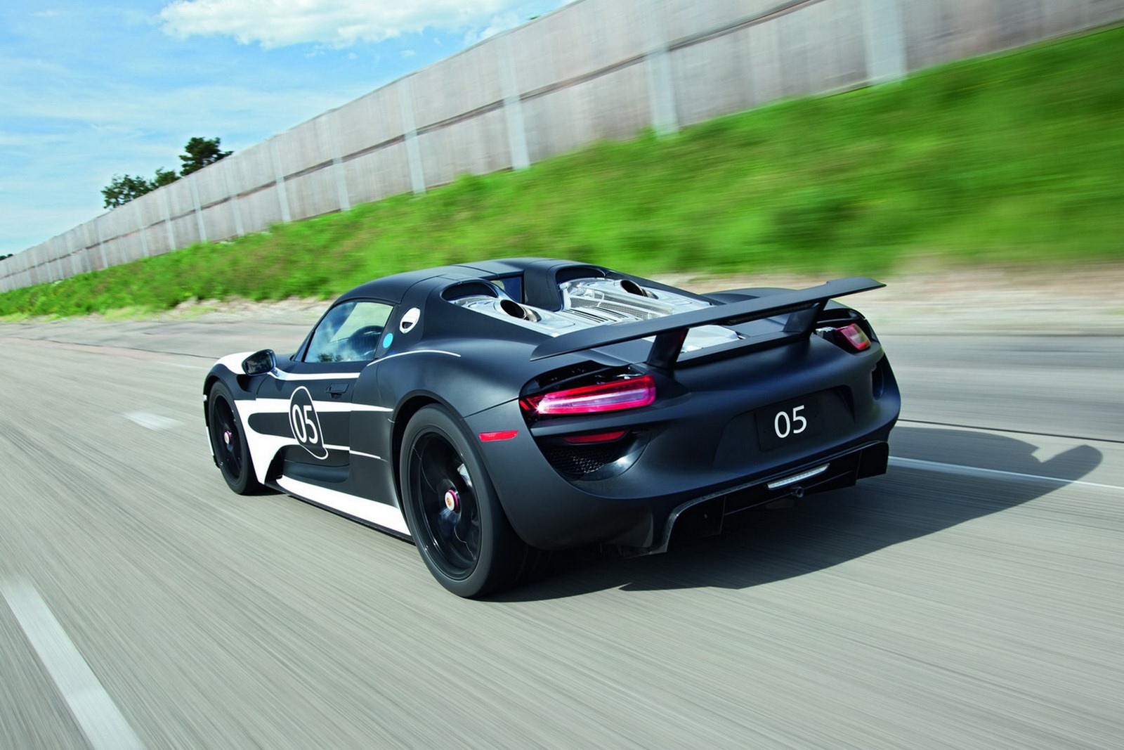 [Porsche-918-Spyder-16%255B2%255D%255B2%255D.jpg]