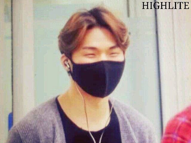 Dae Sung - Gimpo Airport - 14apr2014 - Fan - Highlite - 2.jpg