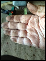 DirtyHands_thumb2 DirtyHands_thumb2