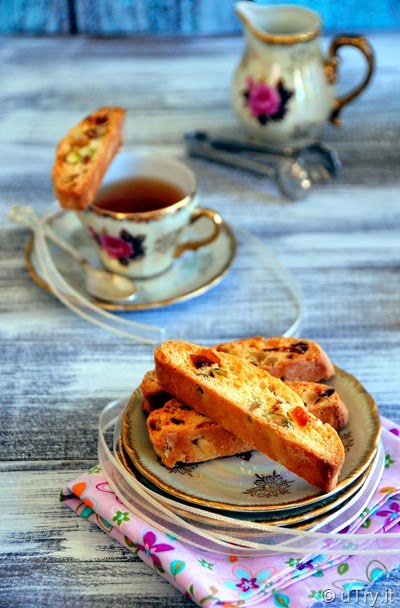 Apricot and Pistachio Biscotti  http://uTry.it