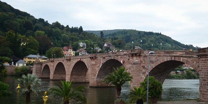 [haupstrasseoldbridge2.jpg]