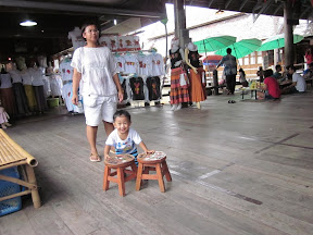 พู่กันเที่ยวพัทยาและยังท้องเสีย