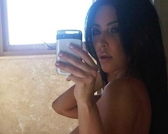 “Foto Bugil Kim Kardashian” Selfie di Toilet [UPDATE September 2014]