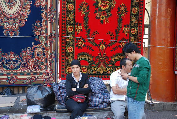 Urumqi - La femme aux tapis