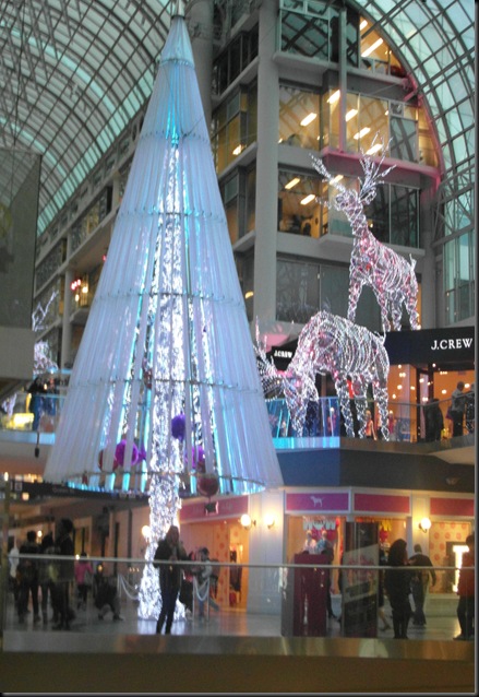 Xmas lights at Eaton Centre (10)