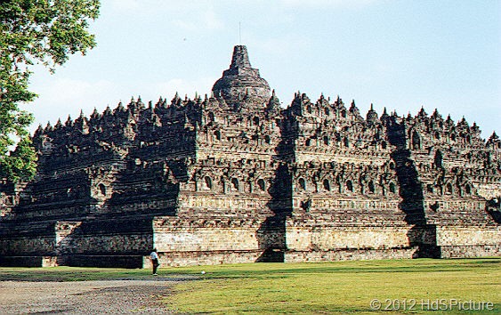 [Candi-Borobudur9.jpg]