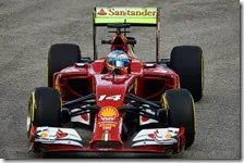Alonso nelle prove libere del gran premio di Singapore 2014