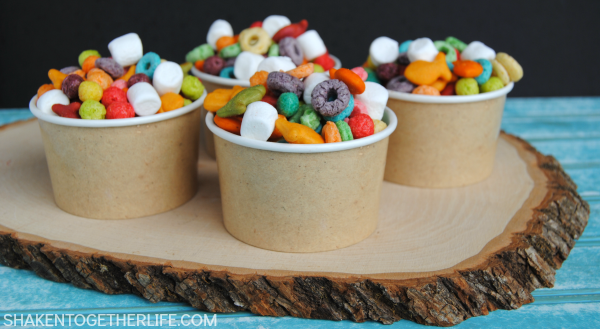 [easy-rainbow-snack-mix-featured%255B3%255D.png]