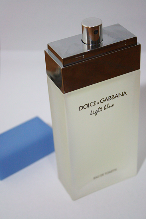 [perfurme%2520dolce%2520gabbana%2520light%2520blue%2520%25232%255B4%255D.png]