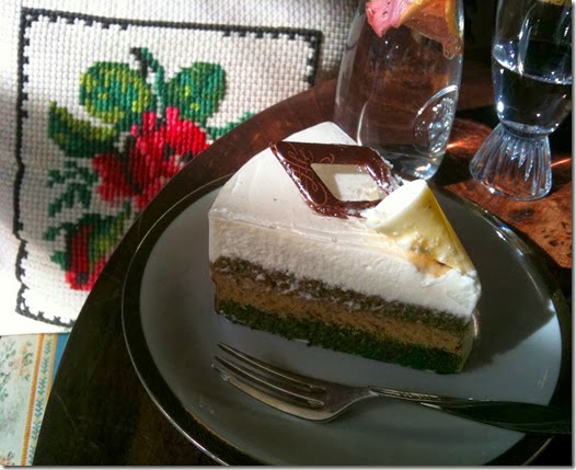 Cafe Kredenz Torte Rettet die Romantik Cafe Kredenz Torte Rettet die Romantik