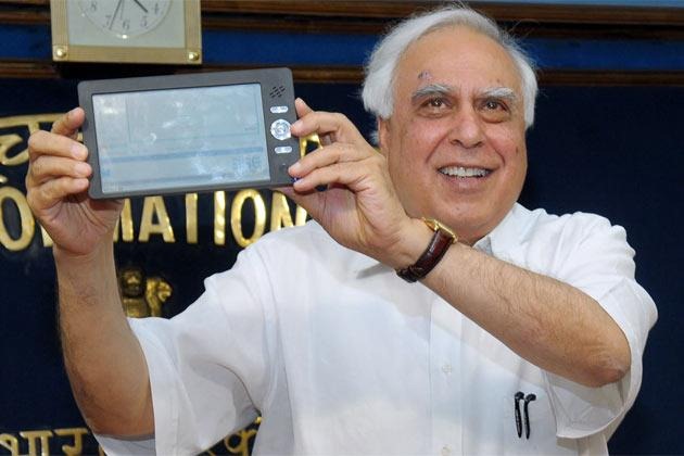 [Akash_Tablet_kapil%2520sibbal%255B3%255D.jpg]
