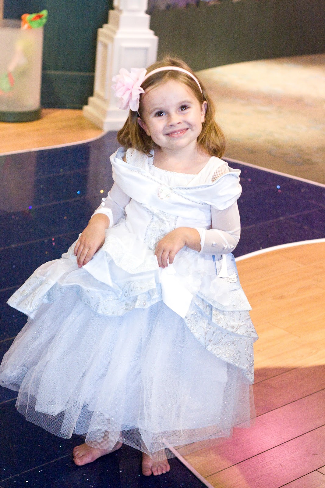 [9.6.12%2520-%2520disney%2520tess%2520try%2520on%2520dress%255B4%255D.jpg]