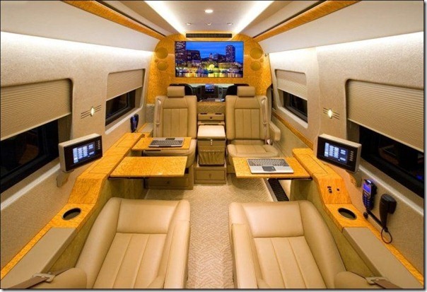 Por dentro de uma Van da Mercedes Benz (6)