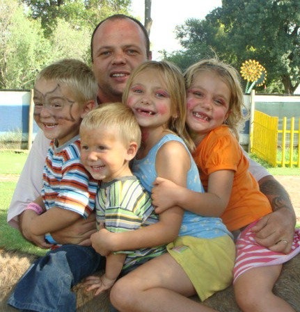 [HERBST%2520Rudolf%2520and%2520family%2520in%2520terrorist%2520siege%2520SA%2520July272011%255B5%255D.jpg]