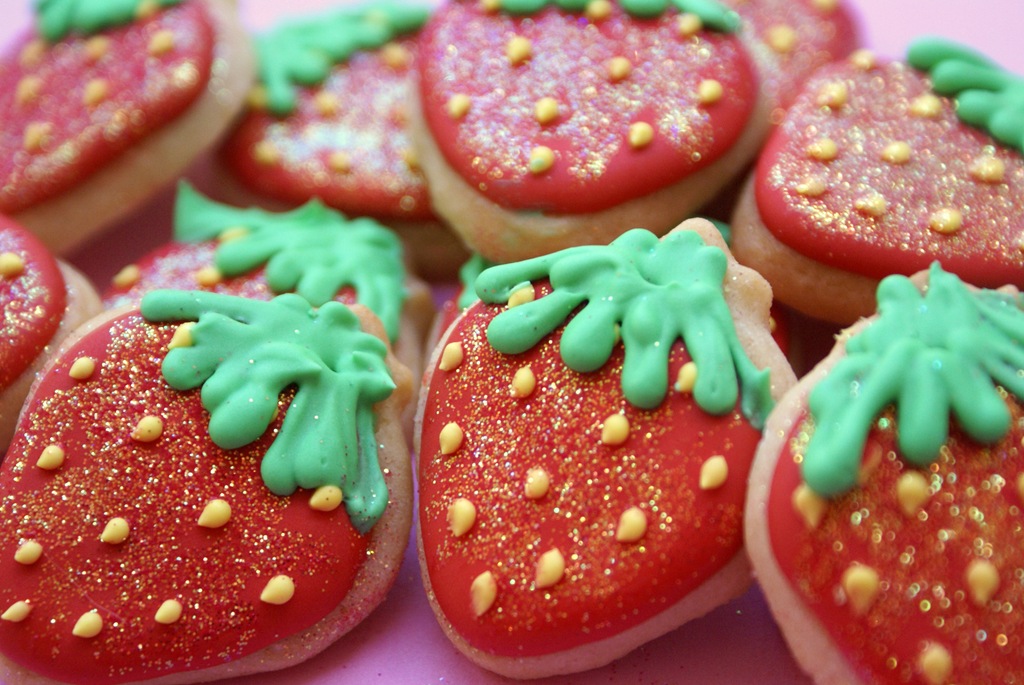 [272%2520Strawberries%2520copy%255B5%255D.jpg]