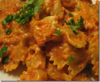Farfalle al sugo con tonno e panna 