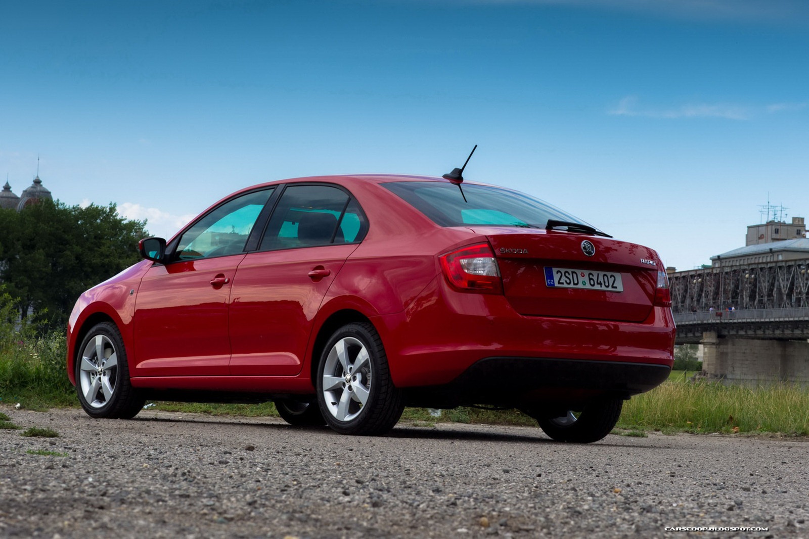 [2013-Skoda-Rapid-13%255B2%255D.jpg]
