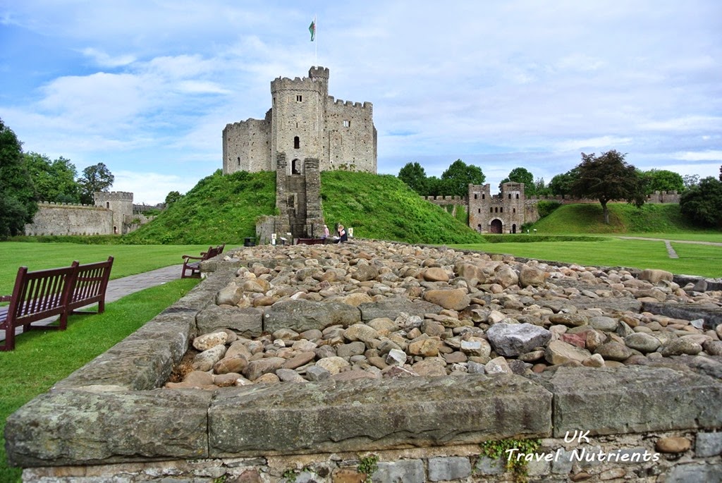 [Cardiff-Castle-1411.jpg]