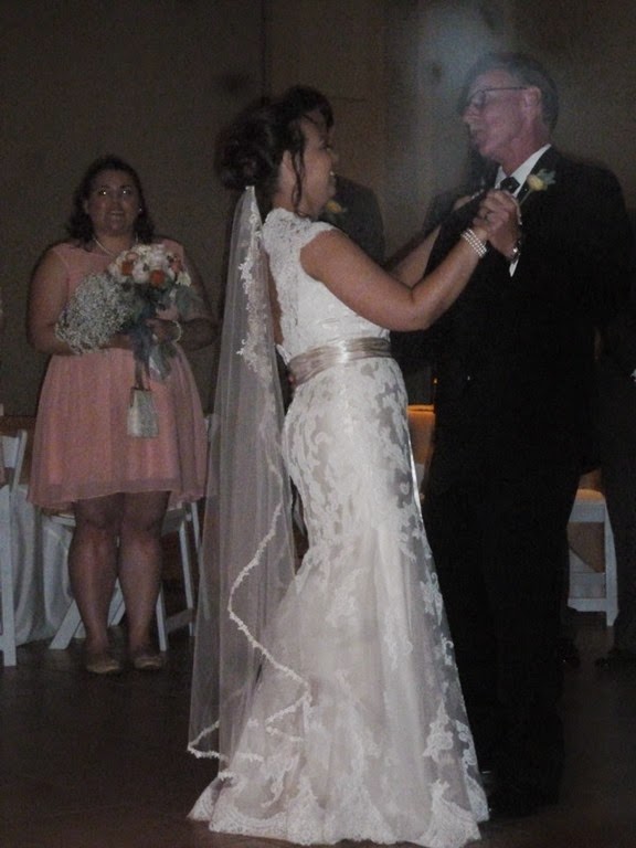 [Father-Daughter-dance_resize3.jpg]