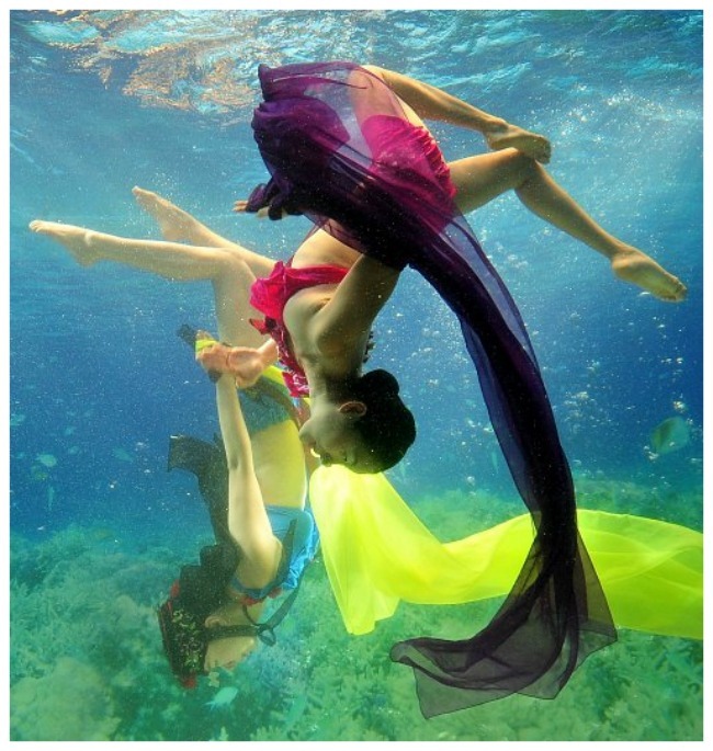 [underwater-love3.jpg]