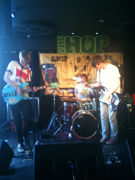 Runaround Kids @ The Hop Wakefield (Long Division Festival) 11/06/2011 Runaround Kids @ The Hop Wakefield (Long Division Festival) 11/06/2011