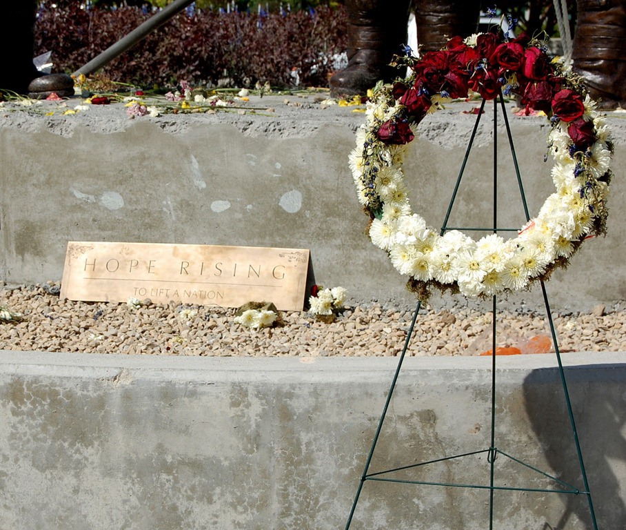 [memorialstatues21%255B3%255D.jpg]