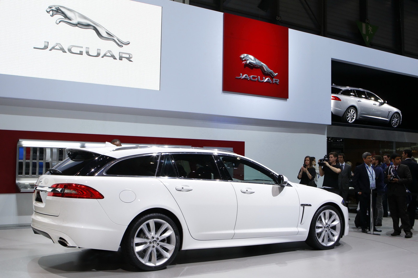 [Jaguar-XF-Sportbrake-18%255B2%255D.jpg]