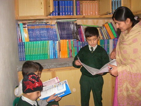 Rotary Books for the World_Hashoo Foundation Distribution (135) Rotary Books for the World_Hashoo Foundation Distribution (135)