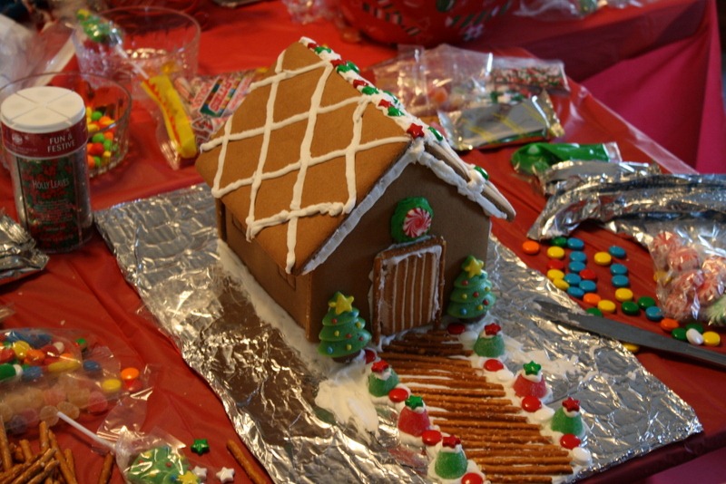 [Gingerbread%2520Party%25202011%2520025%255B3%255D.jpg]