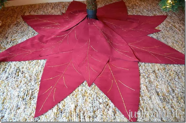 Poinsettia-Tree-Skirt-J