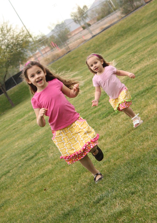 [running%2520girls%255B1%255D.jpg]