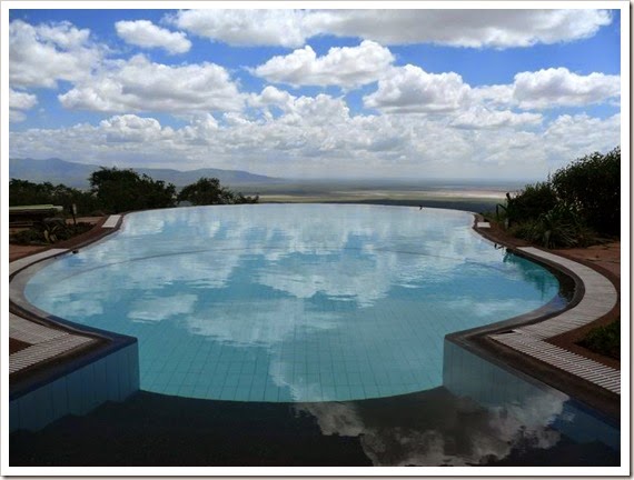 lake-manyara-serena-lodge-tanzania-infinity-pool