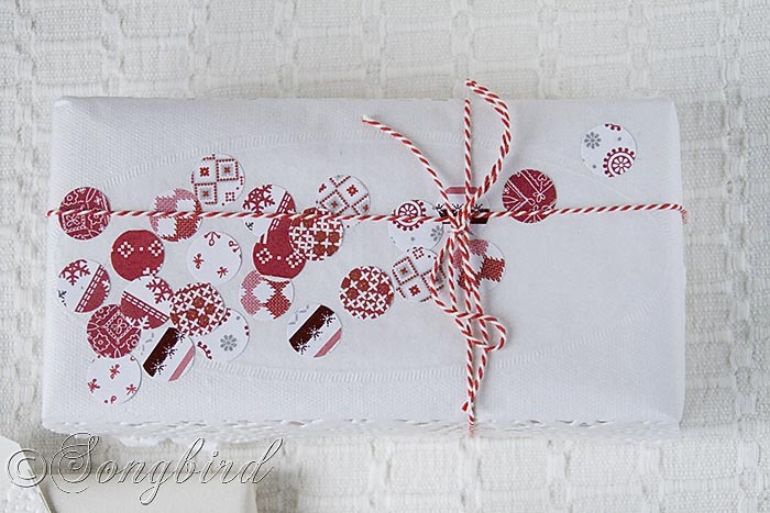 [Songbird%2520Christmas%2520White%2520Red%2520Gift%2520Wrapping%25203%255B3%255D.jpg]