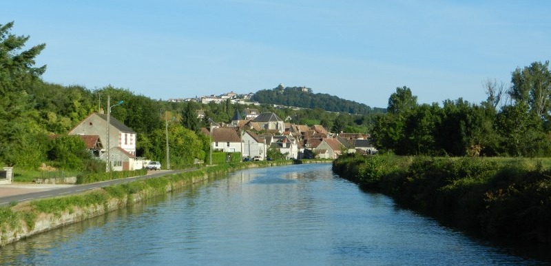 [a-3-leaving-Sancerre_800x6003.jpg]