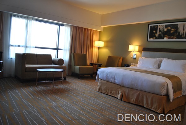 Holiday Inn & Suites Makati 58