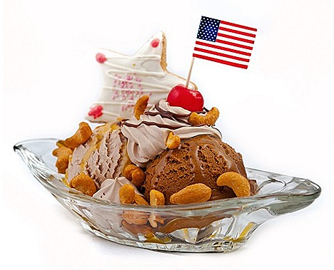 Swensens Christmas Sundaes Tin Roof Sleighride Sticky Chewy Choc and choco peanut buttercup ice cream with a Star cookie, salted cashew nut, choc sauce, choc cream butterscotch sauce Swensens Christmas Sundaes Tin Roof Sleighride Sticky Chewy Choc and choco peanut buttercup ice cream with a Star cookie, salted cashew nut, choc sauce, choc cream butterscotch sauce