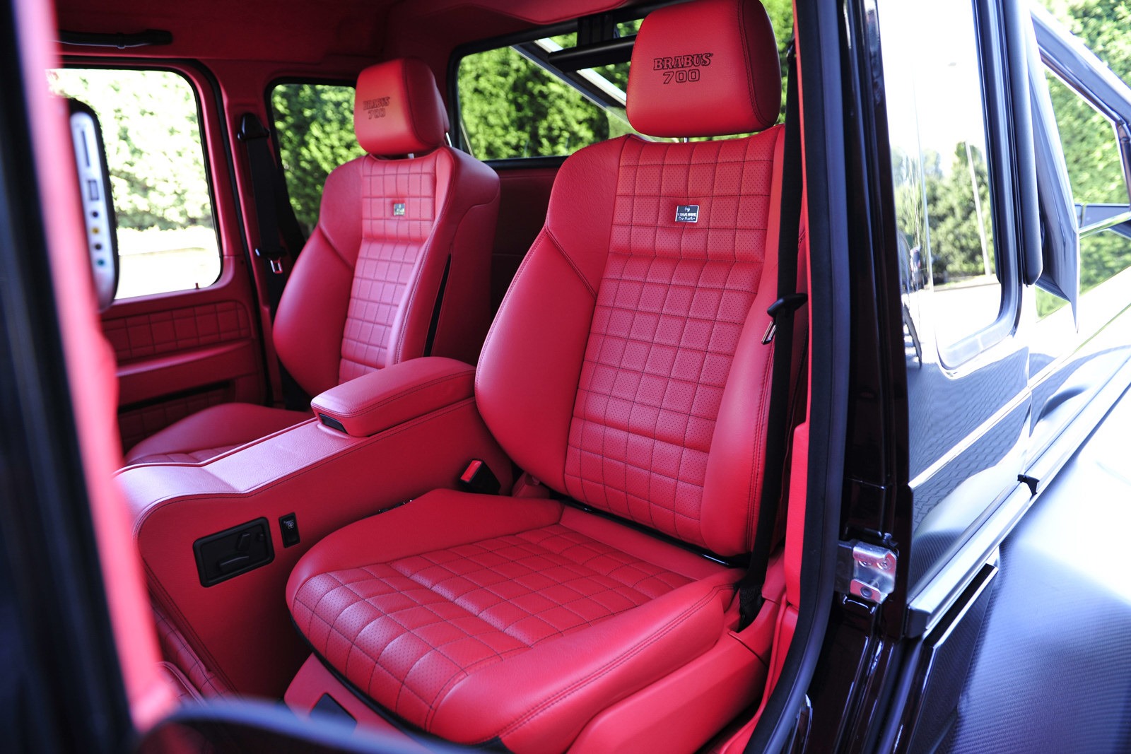 [Brabus-B63S-700-6x6-20%255B2%255D.jpg]