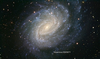 galaxia NGC 1187 e supernova SN 2007Y