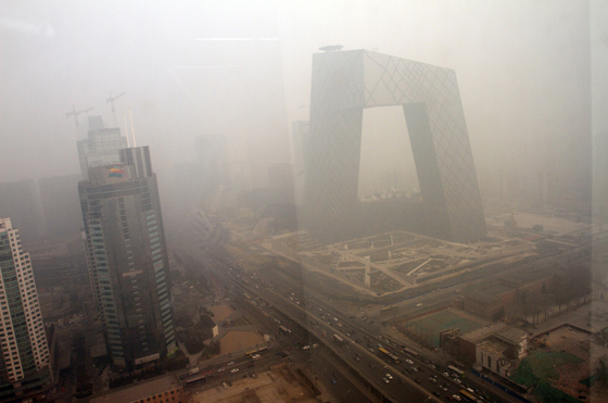 Air pollution over the CCTV building in Beijing, China, 18 January 2012. Photo: Sean Gallagher