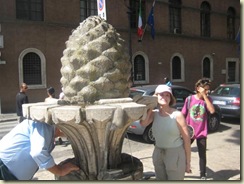 Pineapple drinking fountain 1 (Small)
