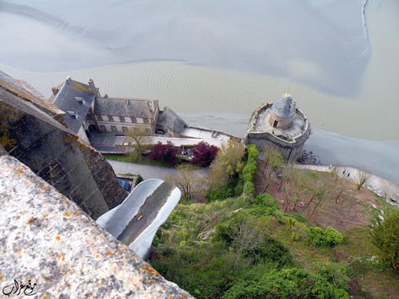 قلعة مونت سانت ميشيل في فرنسا 13%25255B2%25255D