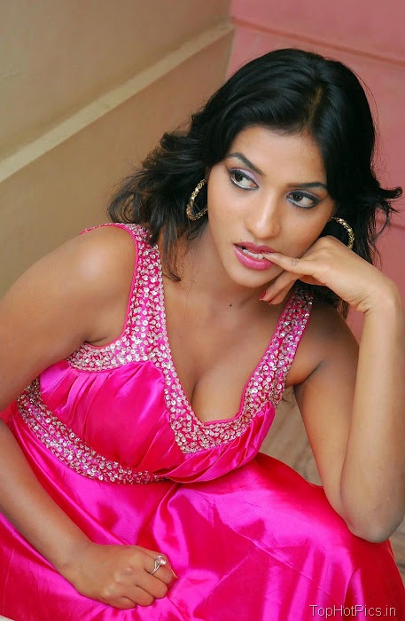Anitha Reddy Pink Dress Pics 2