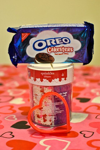 Easy Valentines treat Oreo Cakesters sprinkles