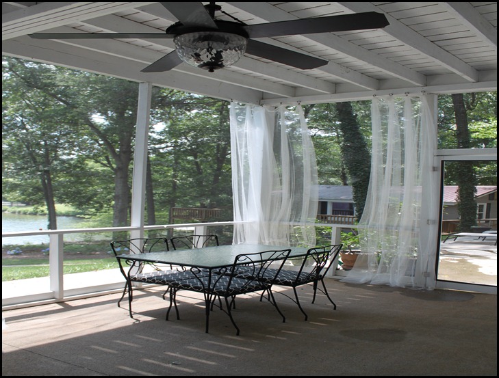 screened porch lower dining area