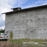 写真５：倉庫型のファーム・ハウスの外見