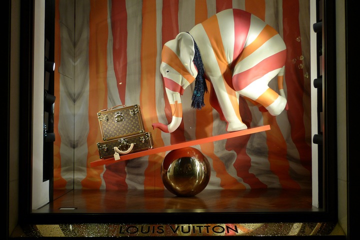 [Louis-Vuitton-Circus-windows-Paris%255B5%255D.jpg]