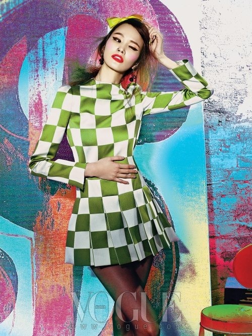 [Song-Kyungah-para-Vogue-Korea---Maro.jpg]
