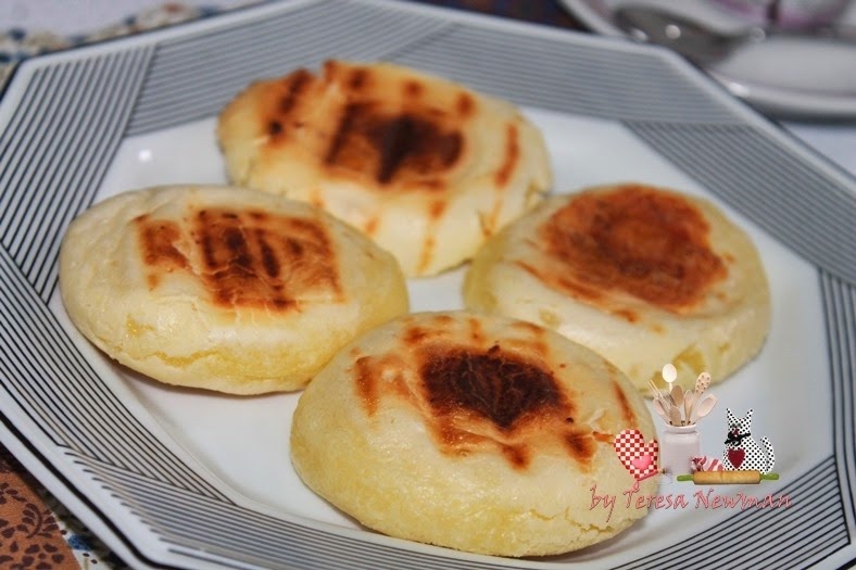 [P%25C3%25A3o%2520de%2520queijo%2520Assado%2520na%2520sanduicheira%255B6%255D.jpg]