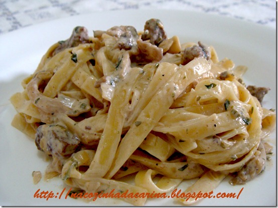 Talharim-com-Molho-de-Funghi-e-Gorgonzola-01 Talharim-com-Molho-de-Funghi-e-Gorgonzola-01
