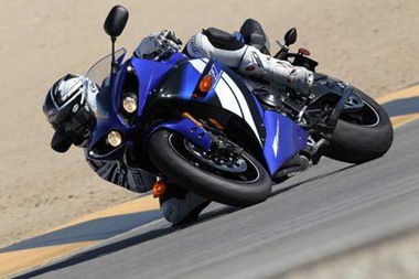 2012-yamaha-yzf-r1-1